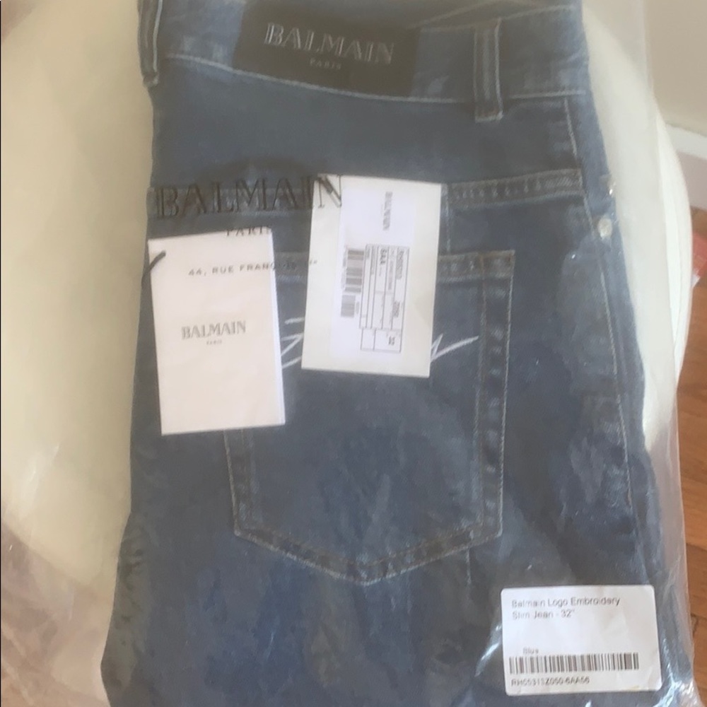 Balmain - Picture 2 of 6